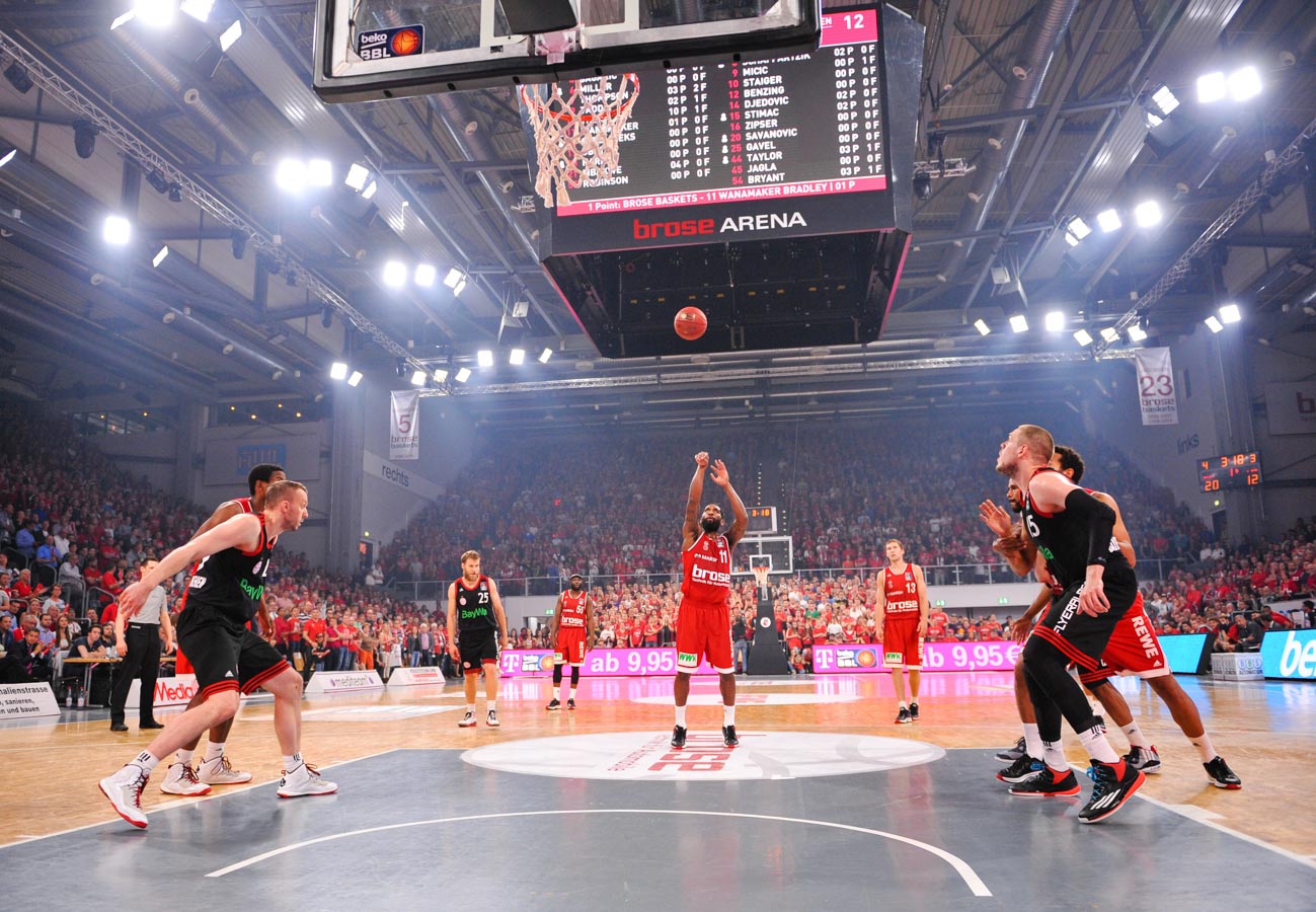 21.06.2015, Basketball, 1. Bundesliga, BBL, Saison 2014/15, Playoffs, Finale, Spiel 5, Brose Baskets Bamberg - FC Bayern Muenchen Basketball