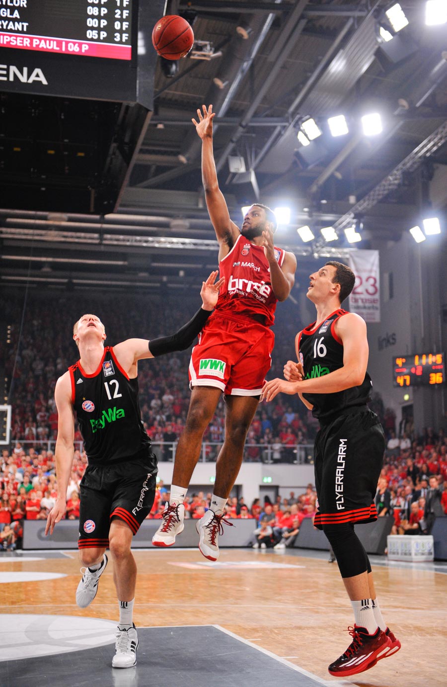 21.06.2015, Basketball, 1. Bundesliga, BBL, Saison 2014/15, Playoffs, Finale, Spiel 5, Brose Baskets Bamberg - FC Bayern Muenchen Basketball