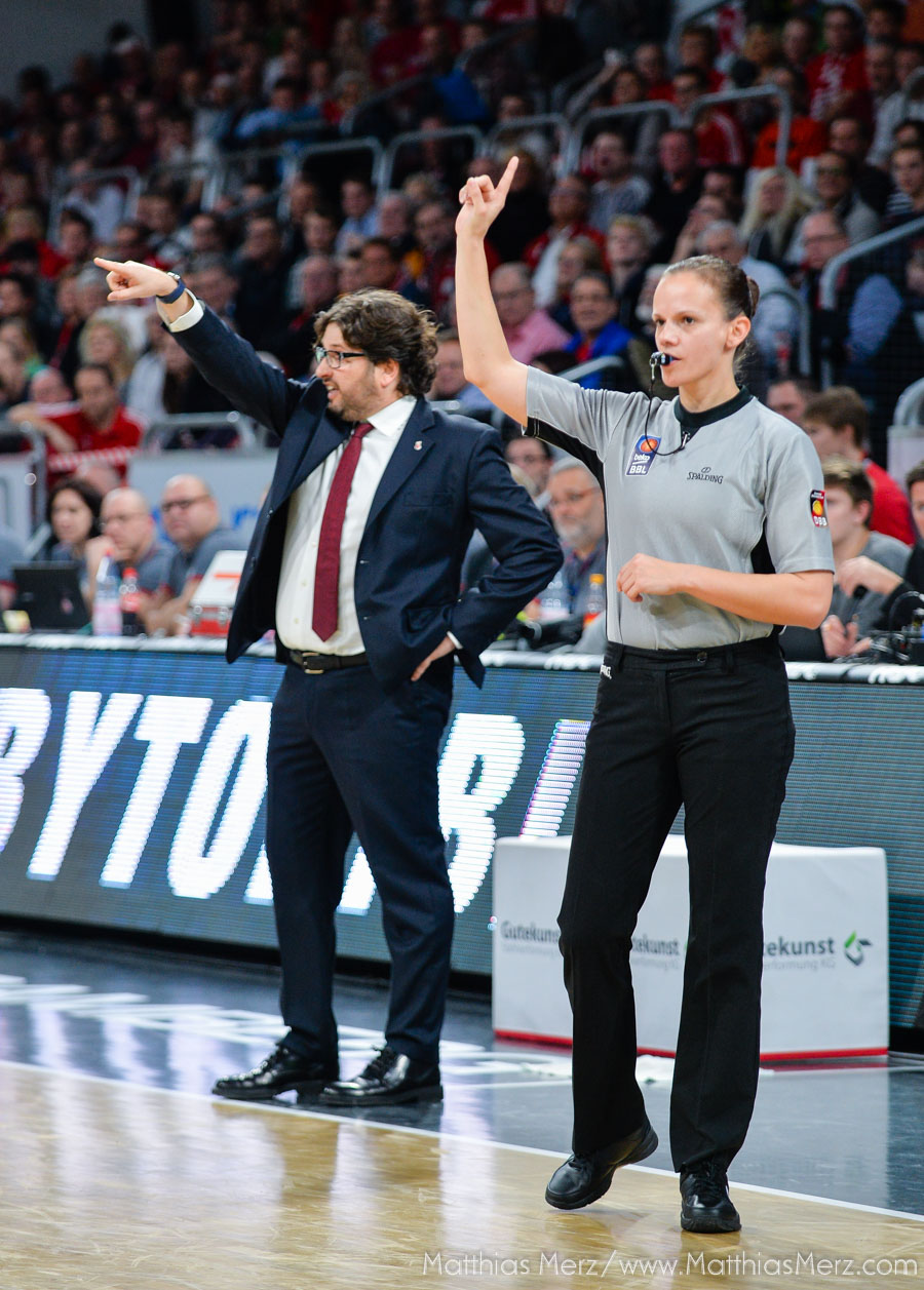 06.12.2015, Basketball, 1. Bundesliga, BBL, Saison 2015/16, Brose Baskets Bamberg - FC Bayern Muenchen Basketball