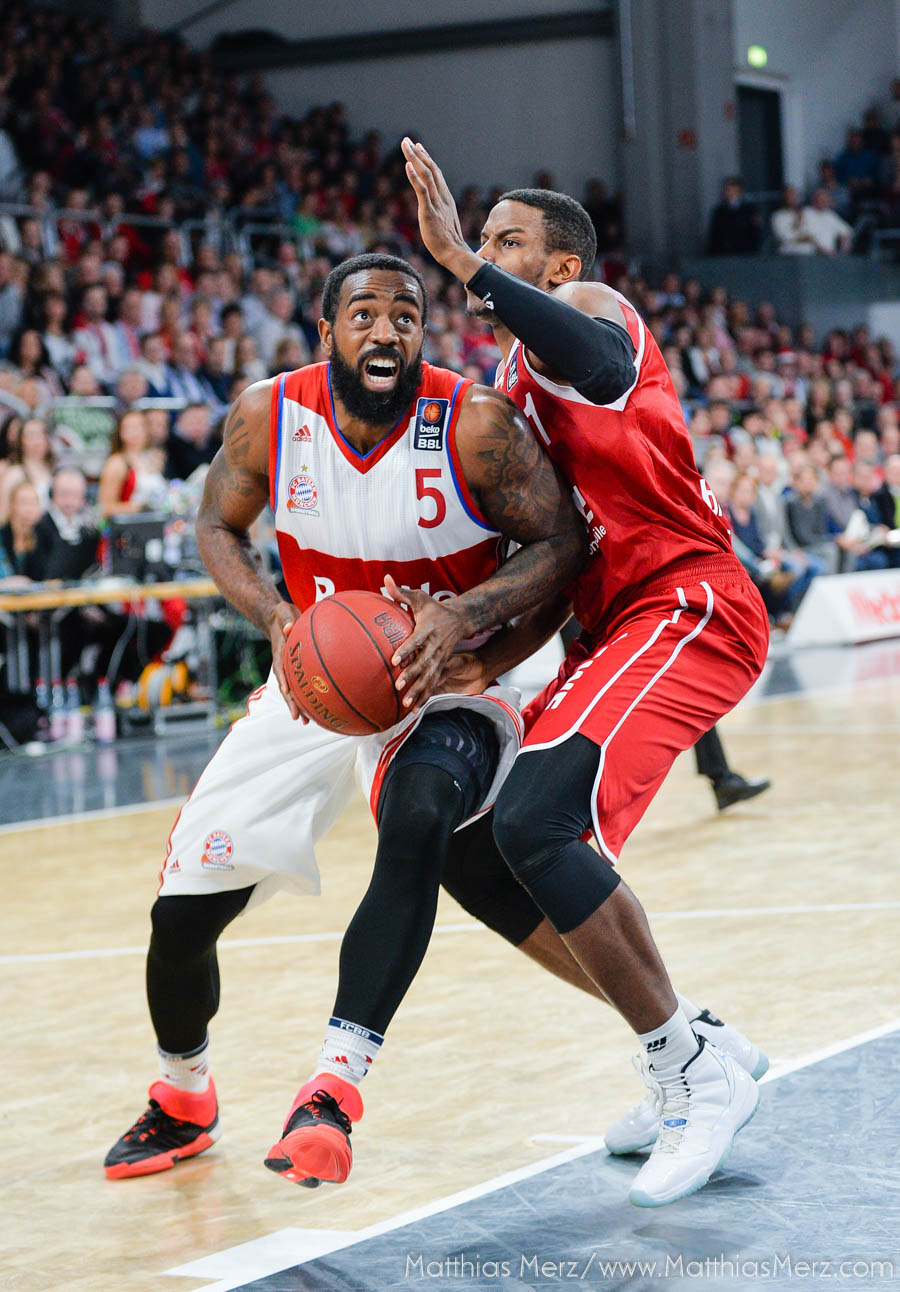 06.12.2015, Basketball, 1. Bundesliga, BBL, Saison 2015/16, Brose Baskets Bamberg - FC Bayern Muenchen Basketball