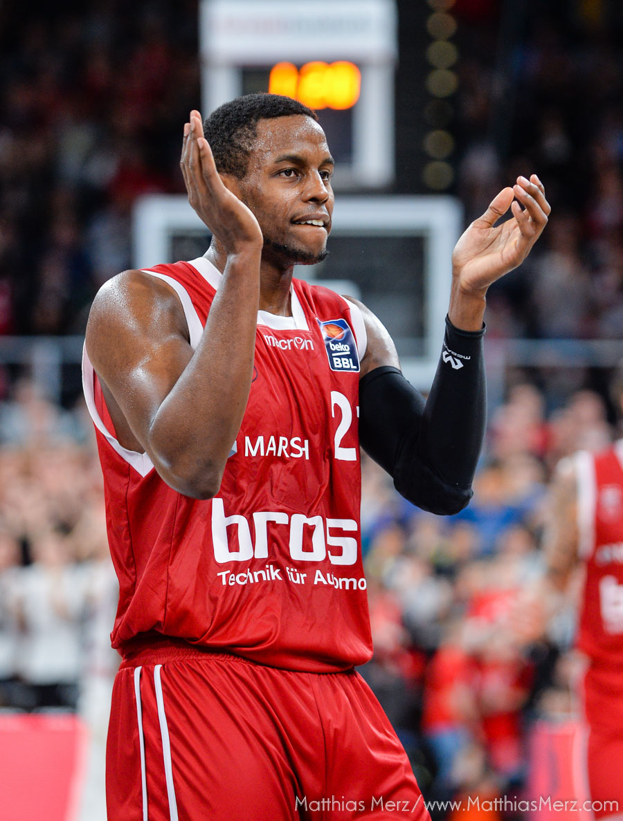 06.12.2015, Basketball, 1. Bundesliga, BBL, Saison 2015/16, Brose Baskets Bamberg - FC Bayern Muenchen Basketball