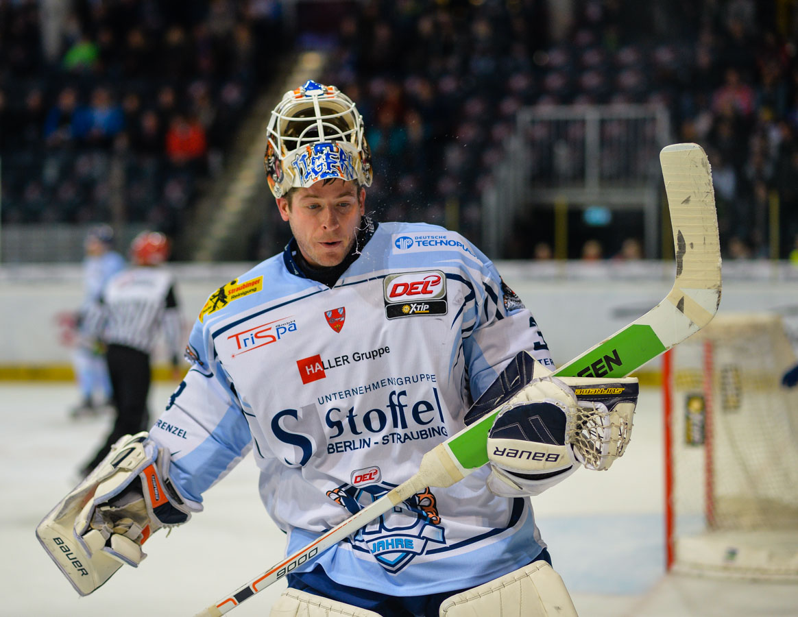 Matthew Climie (Straubing Tigers) waehrend einer Spielunterbrechung. Foto: Matthias Merz/Eibner-Pressefoto
